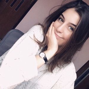 Meet your Posher, Julia